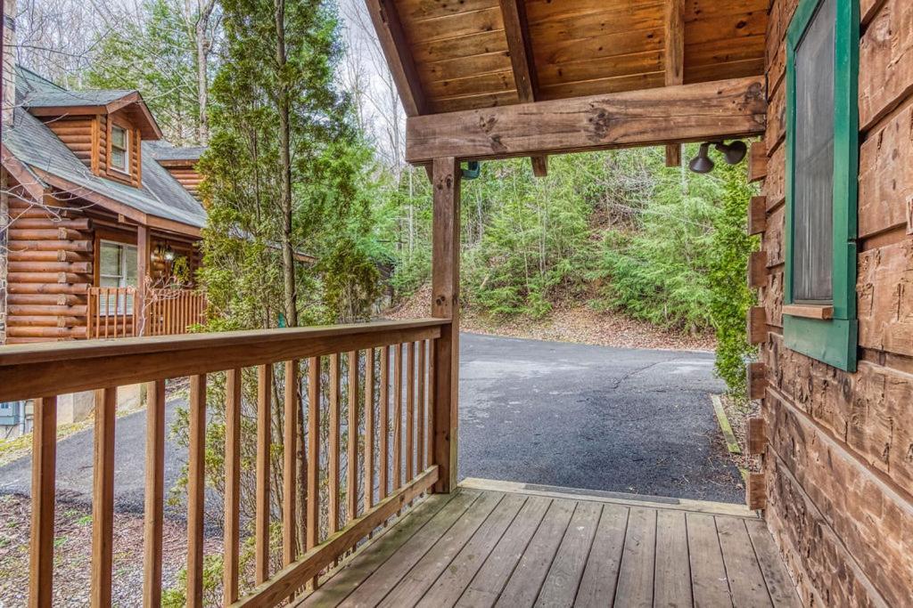 Mountain Eden, Hot Tub, Resort Pool, Wifi, 1089 Free Tickets Each Paid Day, Dollywood And More Гатлінбург Екстер'єр фото