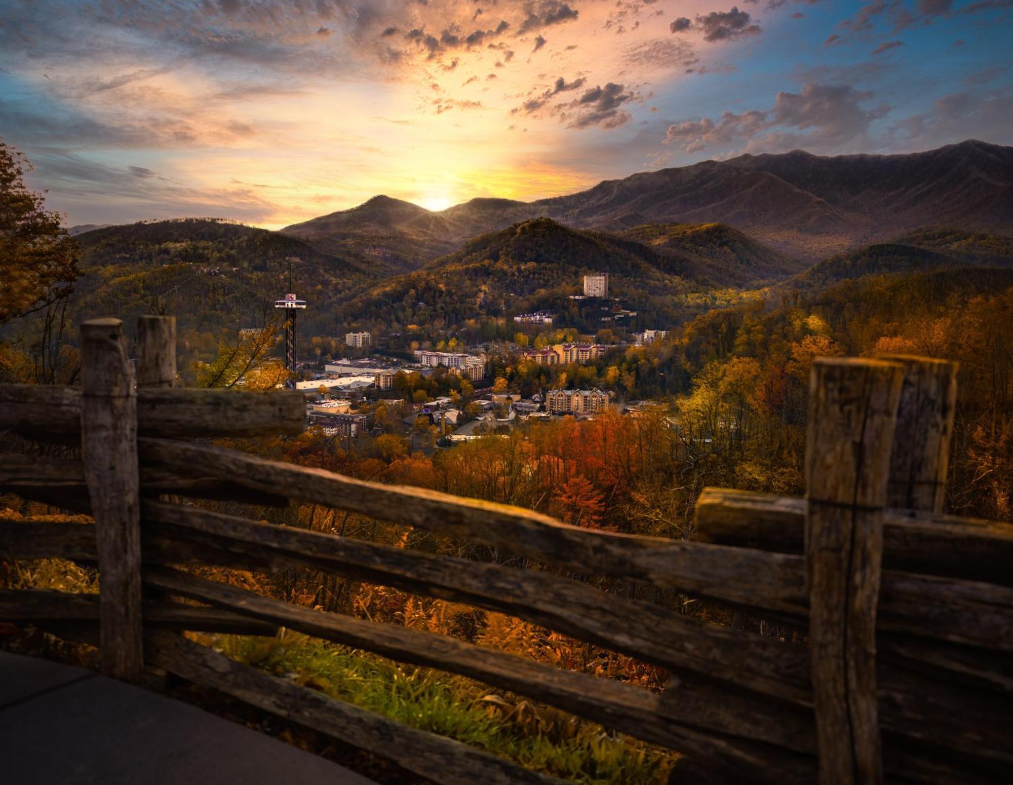 Mountain Eden, Hot Tub, Resort Pool, Wifi, 1089 Free Tickets Each Paid Day, Dollywood And More Гатлінбург Екстер'єр фото