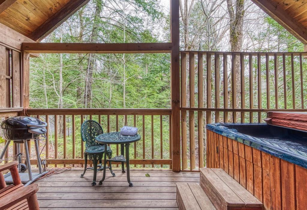 Mountain Eden, Hot Tub, Resort Pool, Wifi, 1089 Free Tickets Each Paid Day, Dollywood And More Гатлінбург Екстер'єр фото