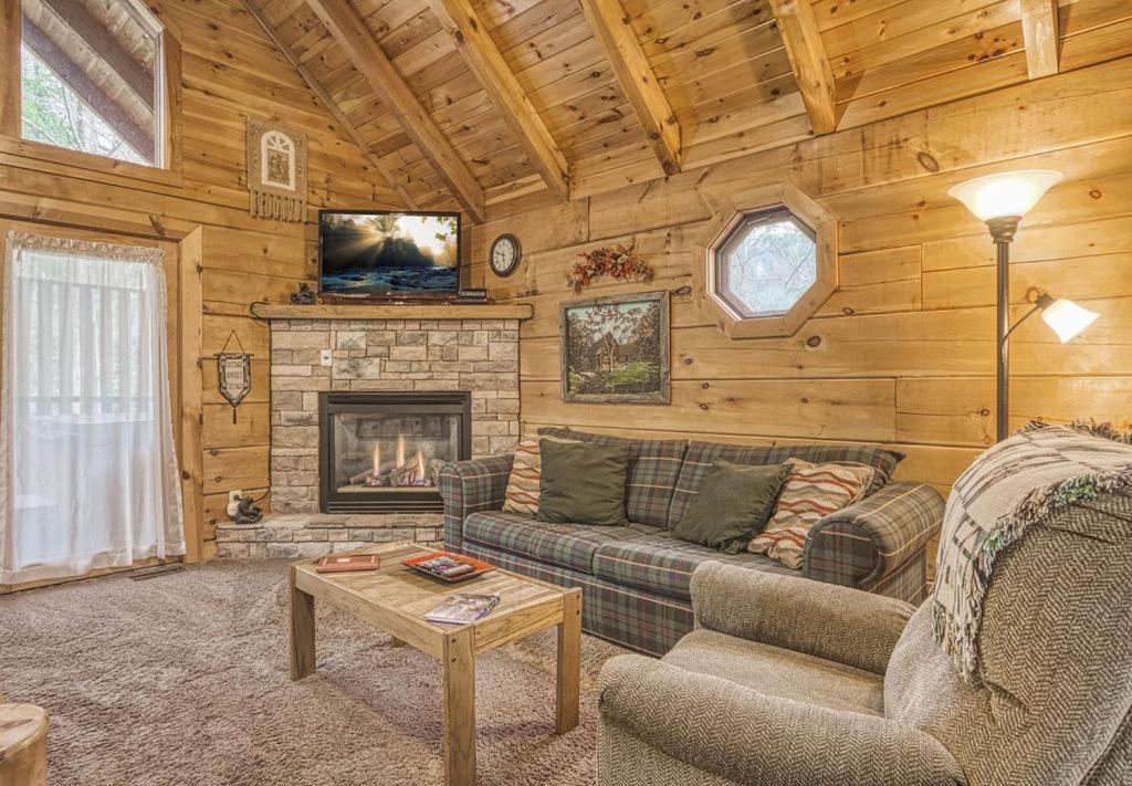 Mountain Eden, Hot Tub, Resort Pool, Wifi, 1089 Free Tickets Each Paid Day, Dollywood And More Гатлінбург Екстер'єр фото