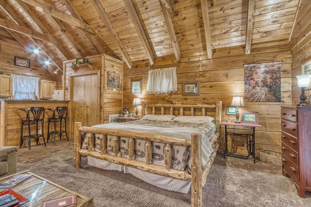 Mountain Eden, Hot Tub, Resort Pool, Wifi, 1089 Free Tickets Each Paid Day, Dollywood And More Гатлінбург Екстер'єр фото